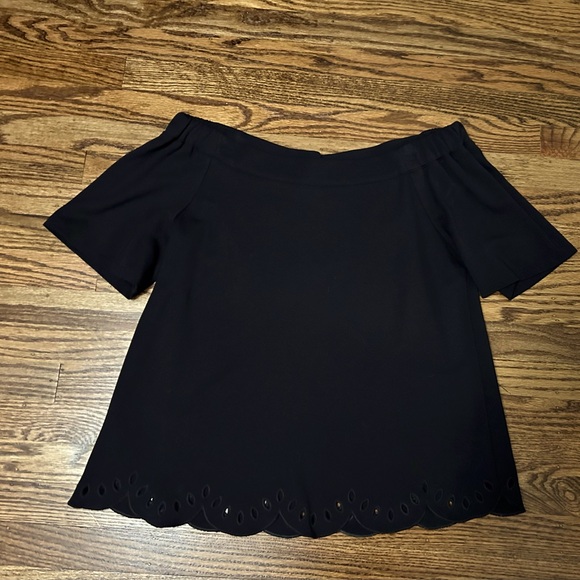 🟢Ann Taylor off-shoulder top🟢 - Picture 2 of 7